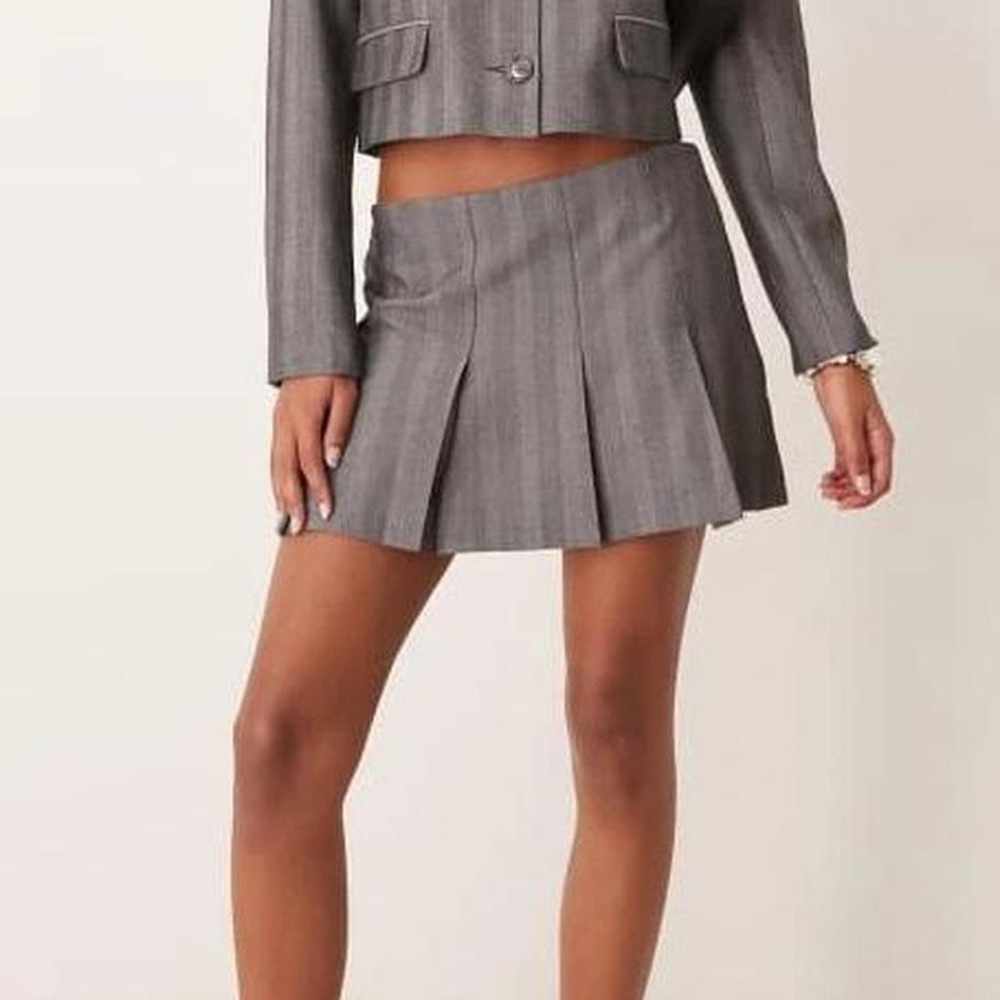 NWT Abercrombie & Fitch Pleated Mini Skort Skirt in Charcoal Gray - S